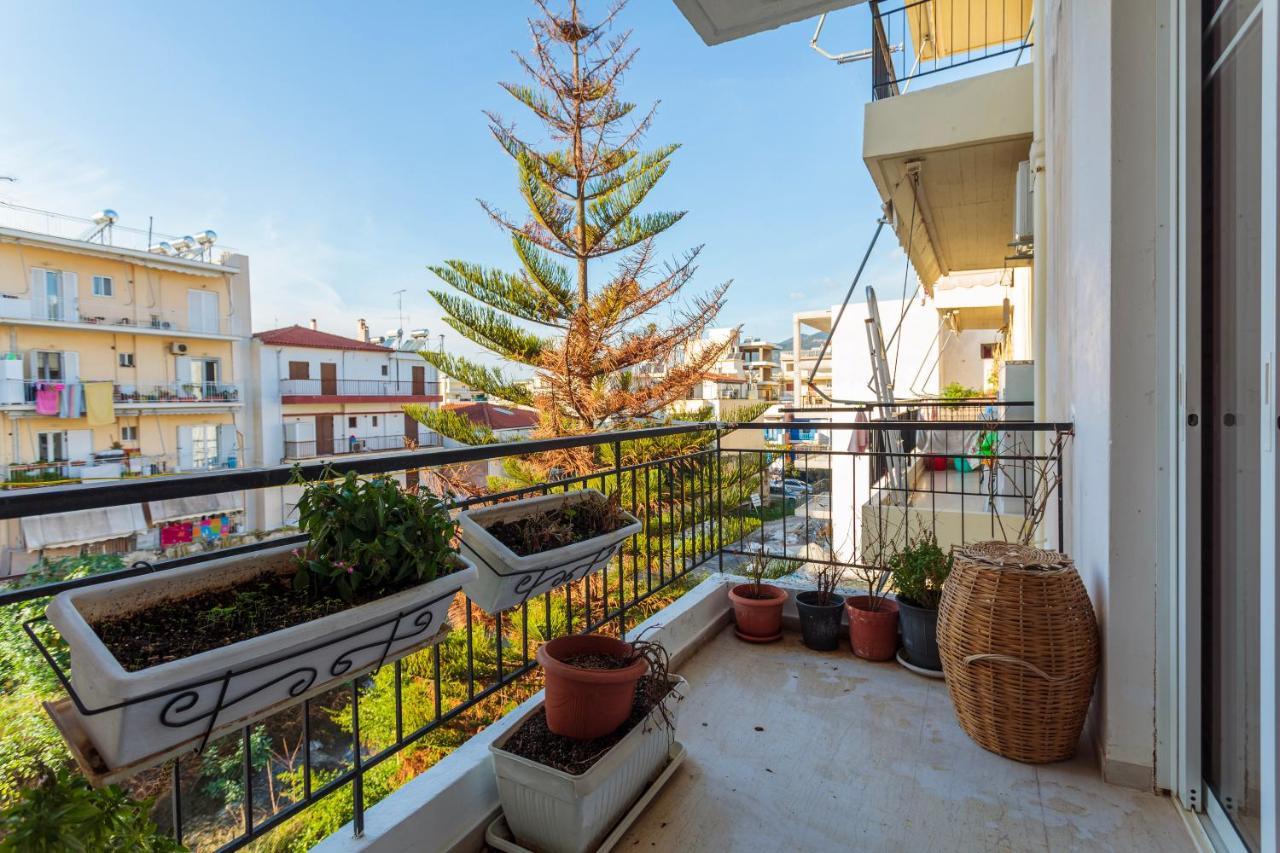 Bright Comfy Flat Near The Beach & The City Center Kalamata Exterior photo